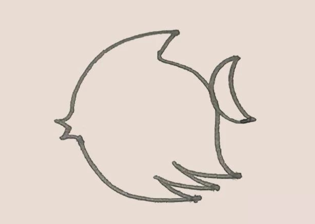 后面的部分，用一個月牙的形狀作為尾巴。.png