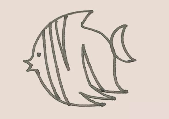 接著再畫上兩個細長三角形的條紋作為裝飾。.png